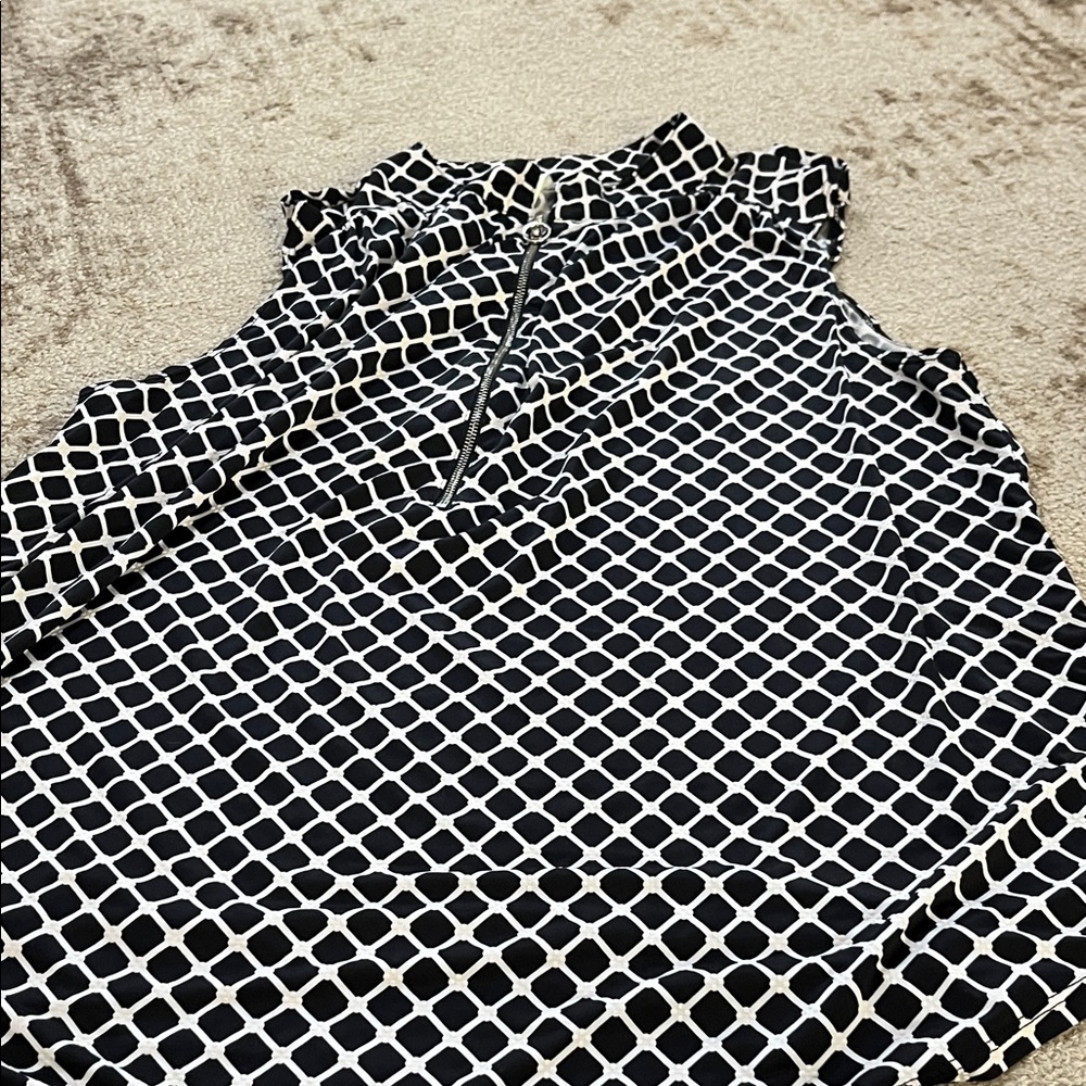 Perseption Geometric Black and White Blouse